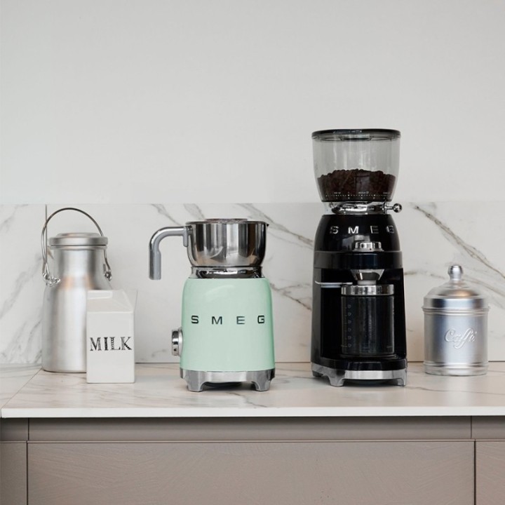 Smeg MFF11PGEU Mjölkskummare Pastellgrön