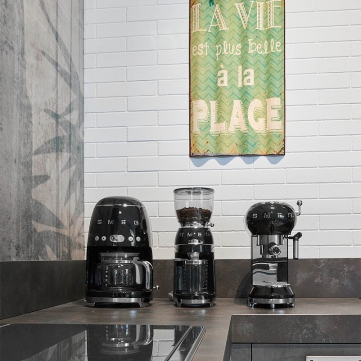 Smeg DCF02BLEU Droppkaffebryggare Svart