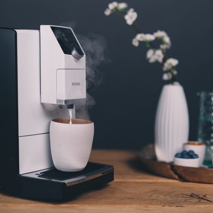 Nivona NICR 796 Vit Inkl. mjölkbehållare & 6x400g Rigtig Kaffe Ekologisk