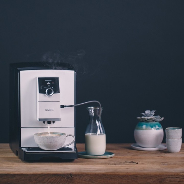 Nivona NICR 796 Vit Inkl. mjölkbehållare & 6x400g Rigtig Kaffe Ekologisk