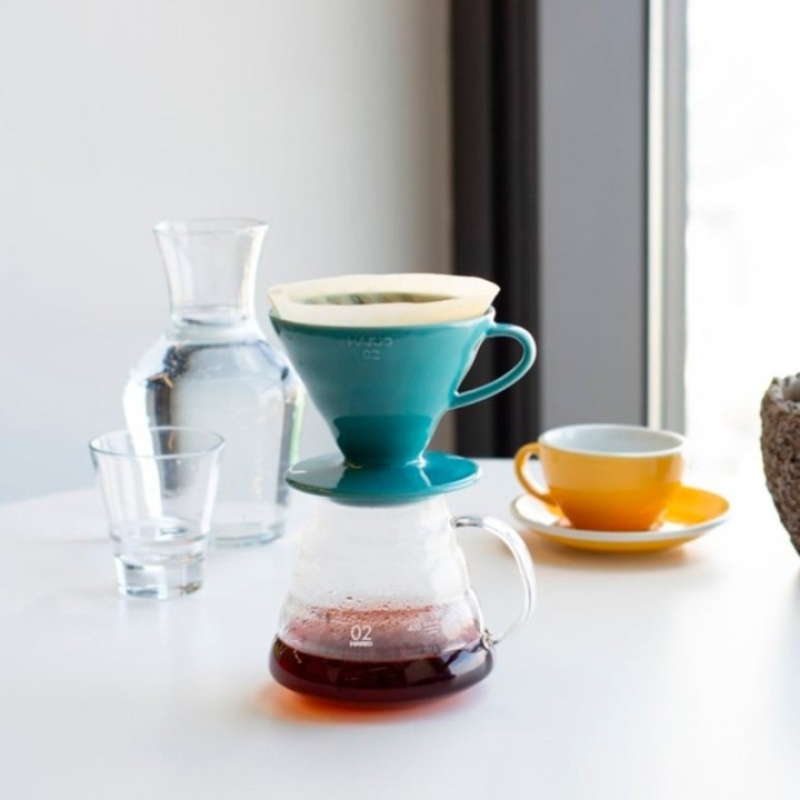 Hario Filterbryggset inkl. V60-02 keramisk dripper för 2 koppar, serveringskanna 0,6 l & hällkanna