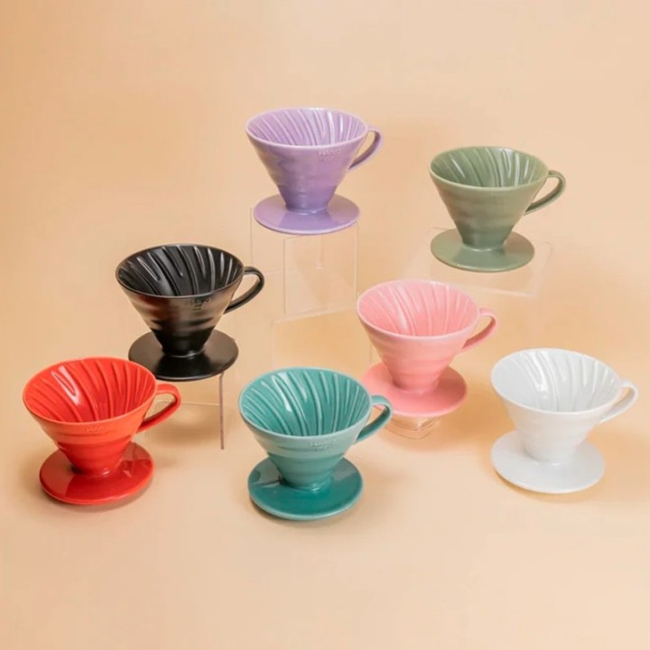 Hario Filterbryggset inkl. V60-02 keramisk dripper för 2 koppar, serveringskanna 0,6 l & hällkanna