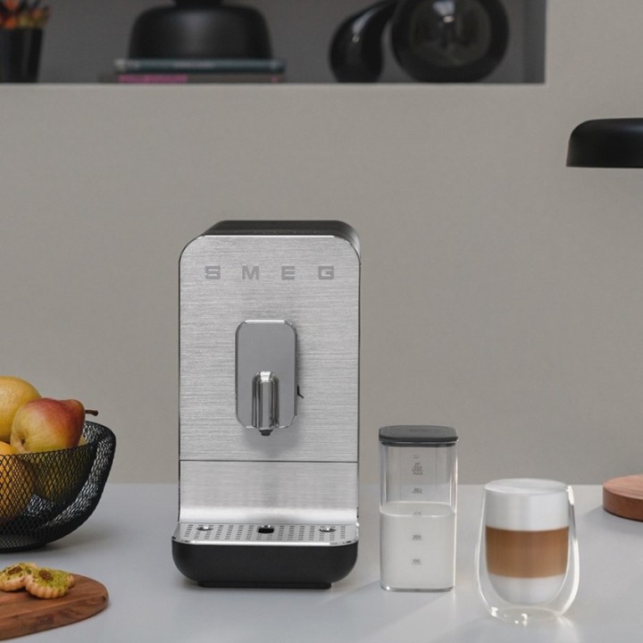 Smeg BCC13BLMEU Espressomaskin Svart
