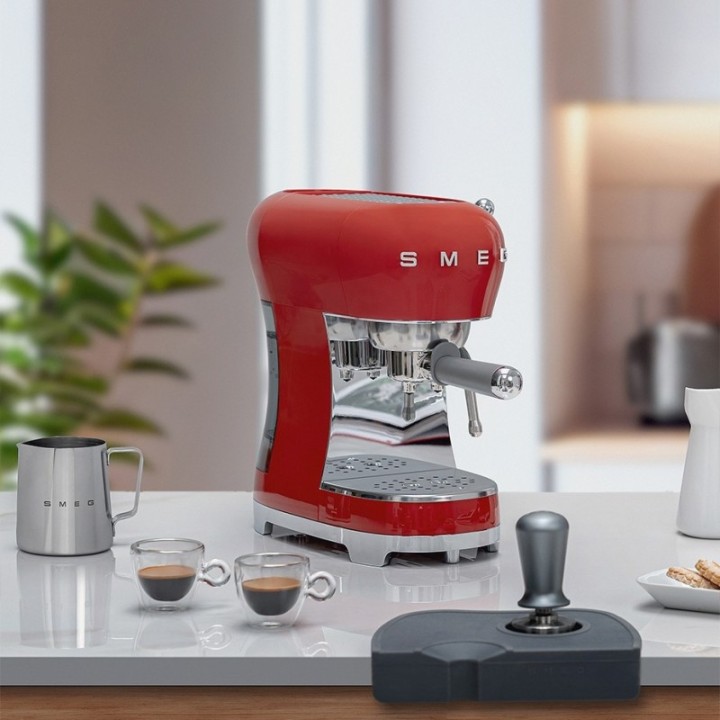 Smeg ECF02RDEU Espressomaskin Röd