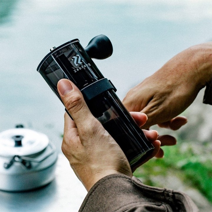 Hario Zebrang Manuell Kaffekvarn Svart