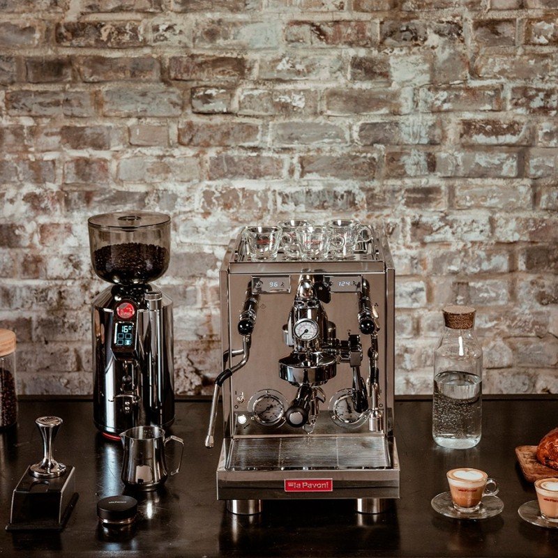 La Pavoni New Botticelli Specialty LPSBSS03NO Espressomaskin inkl. Prosumer Chrome Kvarn & Baristautrustning