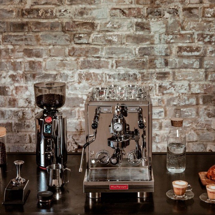La Pavoni New Botticelli Specialty LPSBSS03NO Espressomaskin inkl. Prosumer Chrome Kvarn & Baristautrustning
