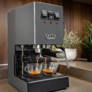 Gaggia Classic E24 Grå Espressomaskin inkl. Eureka Mignon Zero 55s Matt Svart Espressokvarn & Baristautrustning