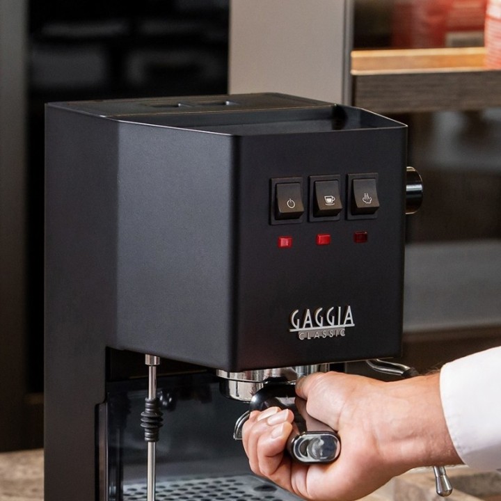 Gaggia Classic E24 Svart Espressomaskin Inkl. Baristautrustning
