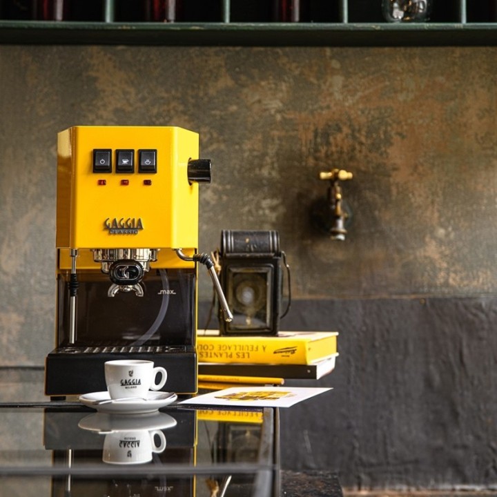 Gaggia Classic E24 Sunshine Yellow Espressomaskin inkl. Eureka Mignon Zero 55s Matt Svart Espressokvarn & Baristautrustning