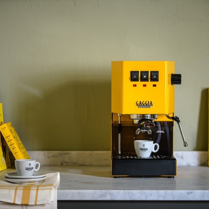 Gaggia Classic E24 Sunshine Yellow Espressomaskin inkl. Eureka Mignon Zero 55s Matt Svart Espressokvarn & Baristautrustning
