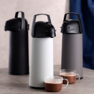 DAY Useful Everyday Termokanna med pump 1,9 L Svart