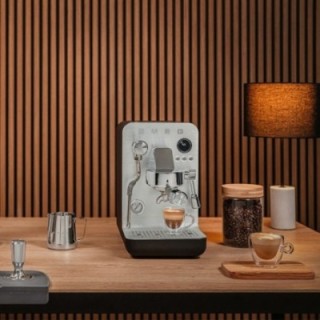 Smeg EMC02BLMEU Minipro Semiautomatisk espressomaskin