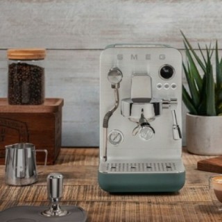 Smeg EMC02EGMEU Minipro Semiautomatisk Espressomaskin Smaragdgrön