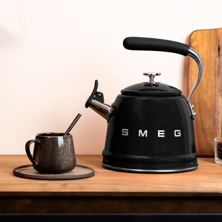 Smeg WKF01CR Visselkanna 2,3 L Svart