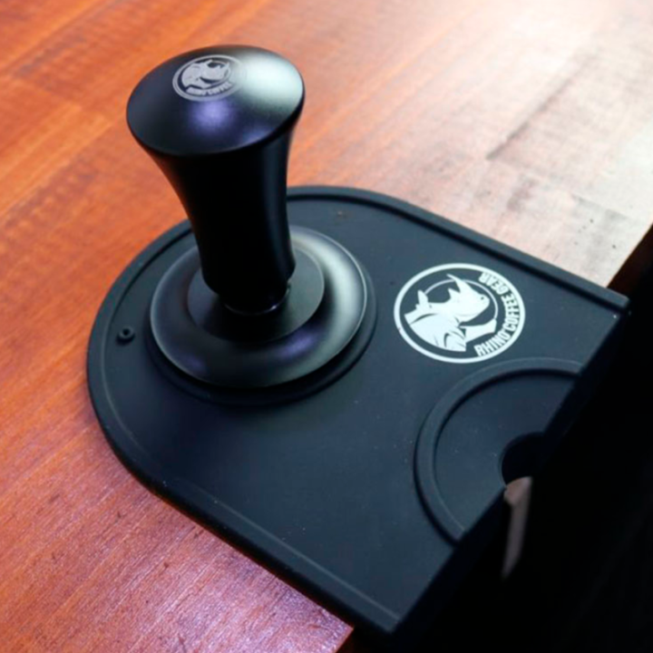 Rhino Classic Portafilter Tampermatta med kant Svart