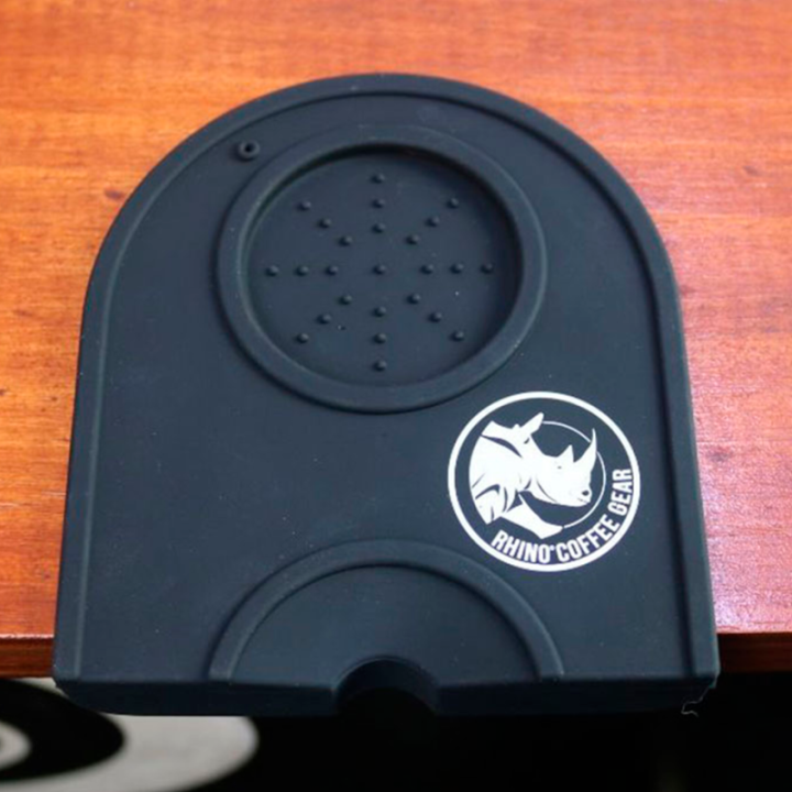 Rhino Classic Portafilter Tampermatta med kant Svart