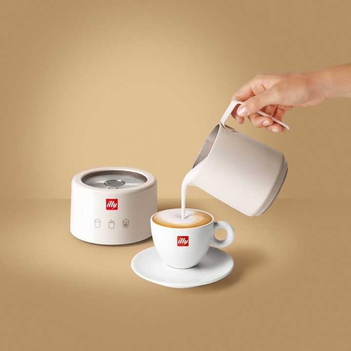 Illy Mjölkskummare Vit