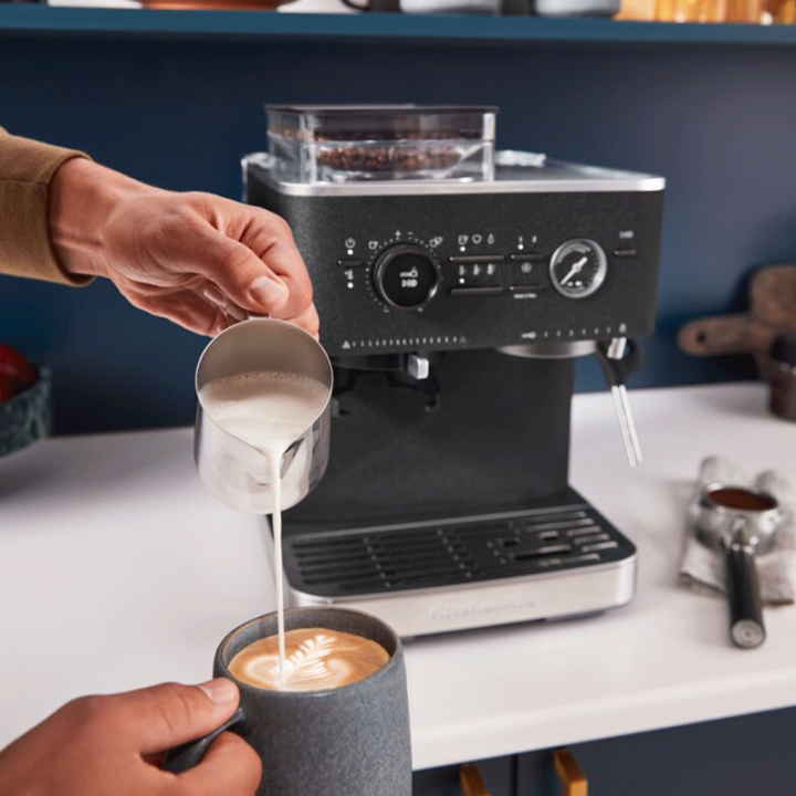 KitchenAid Semiautomatisk Espressomaskin Inkl. Kvarn Cast Iron Black