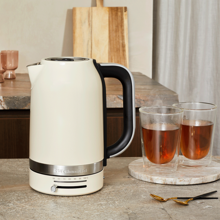 KitchenAid 5KEK1701EAC Vattenkokare 1,7 L Creme