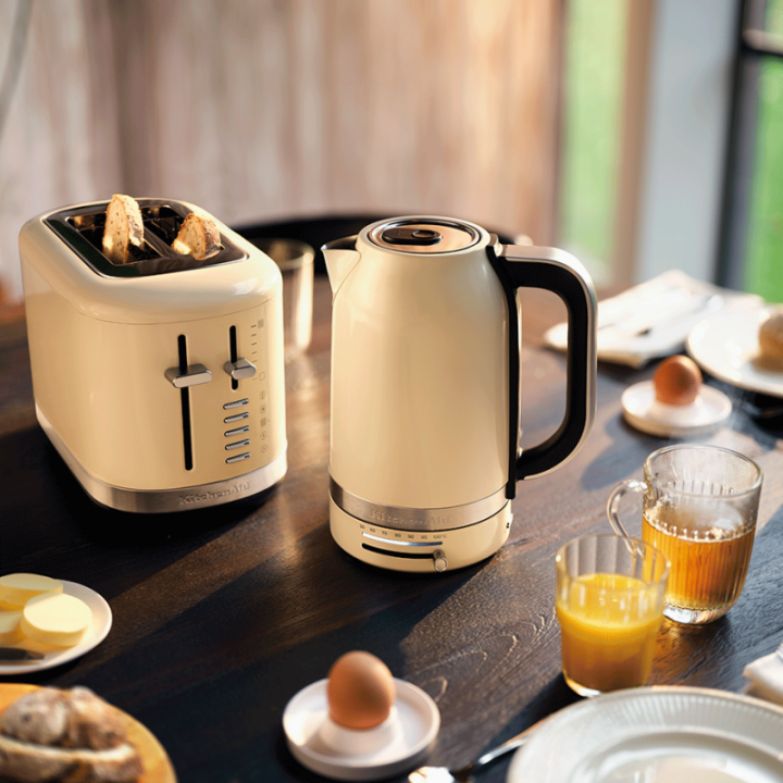 KitchenAid 5KEK1701EAC Vattenkokare 1,7 L Creme