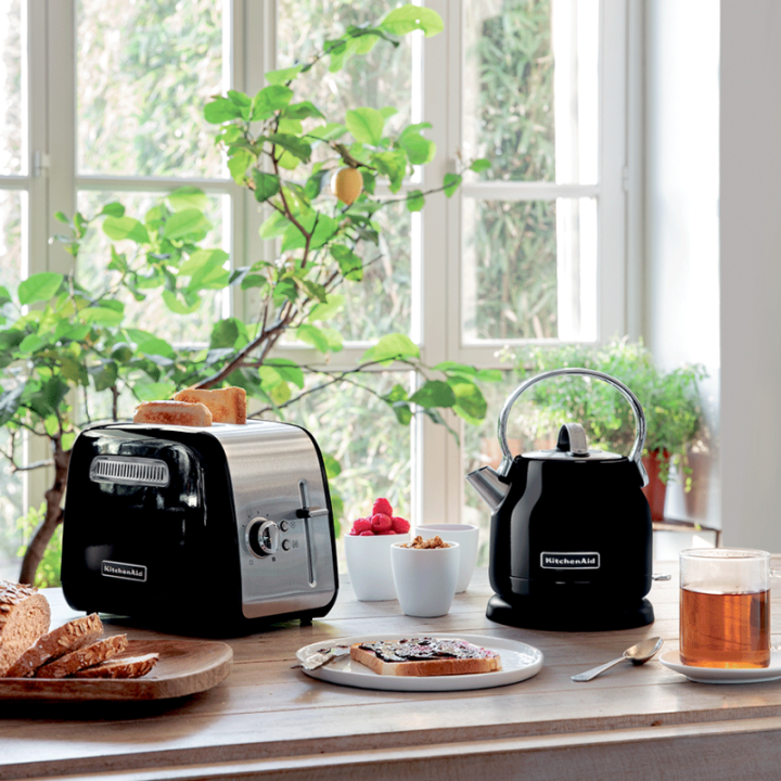 KitchenAid 5KEK1222EOB Vattenkokare 1,25 L Svart