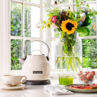 KitchenAid 5KEK1222EAC Vattenkokare 1,25 l krämfärgad