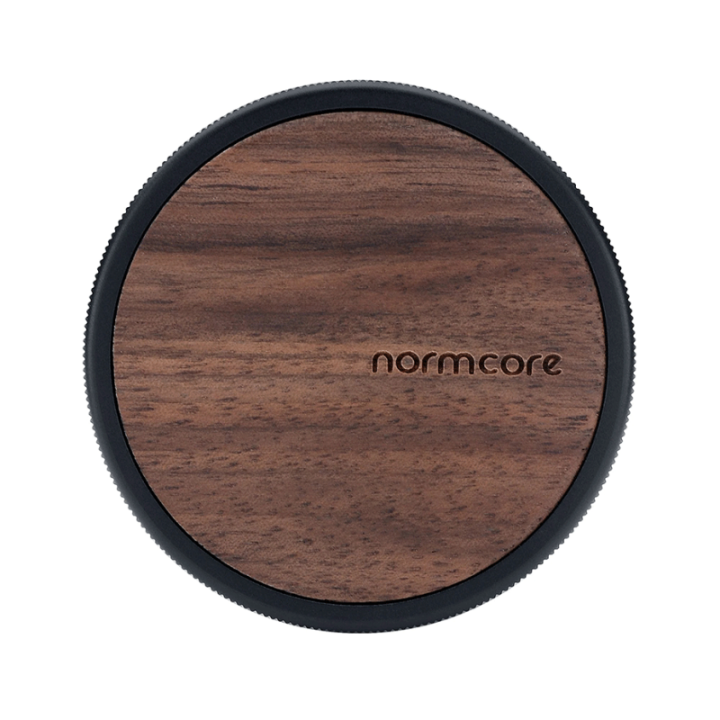 Normcore Coffee Gravity Leveling Tool med titanbeläggning 58 mm Valnöt