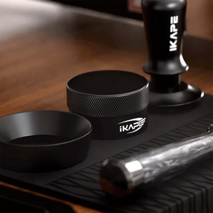 IKAPE Coffee Gravity Leveling Tool V1 Titanium 53,3 mm Sort