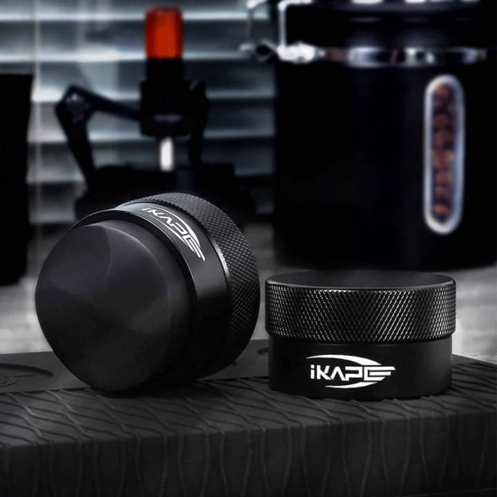 IKAPE Coffee Gravity Leveling Tool V1 Titanium 58 mm Sort
