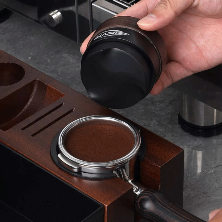 IKAPE Coffee Gravity Leveling Tool V1 Titanium 53,3 mm Valnød
