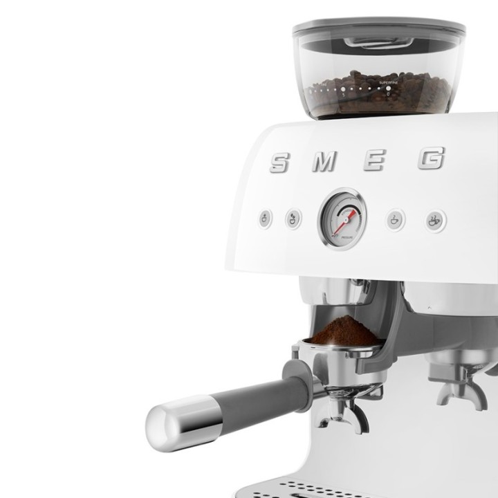 Smeg EGF03WHEU Manuel espressomaskine Inkl. Kværn Hvid & Rigtig Kaffe Bestseller Mixpakke 3kg Hele kaffebønner