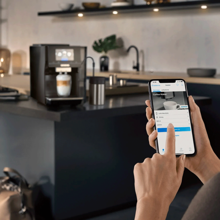 Siemens TP713R19 EQ700 Classic Piano Black Espressomaskin Inkl. Siemens Mjölkbehållare Glas 0,7L