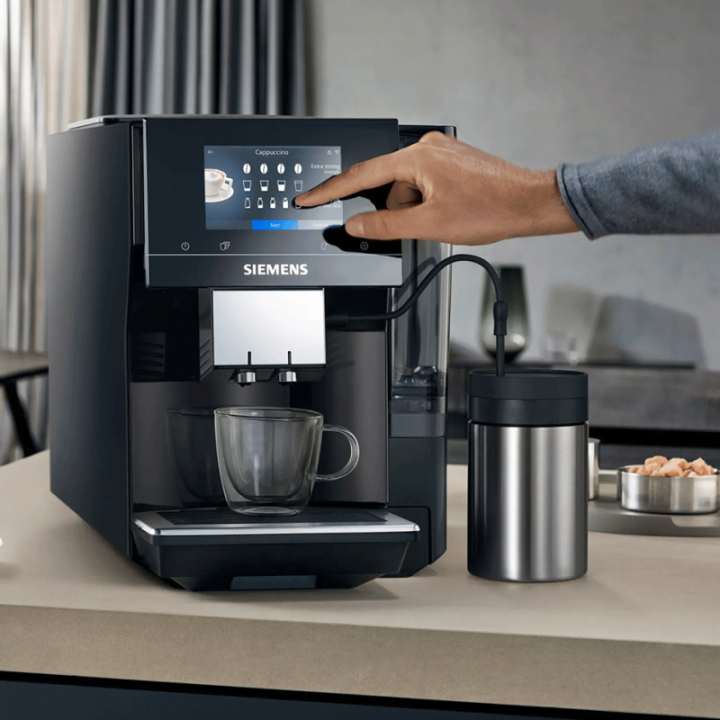 Siemens TP713R19 EQ700 Classic Piano Black Espressomaskin Inkl. Siemens Mjölkbehållare Glas 0,7L