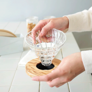 Hario V60-02 Glas Dripper Oliventræ 2 Kop.