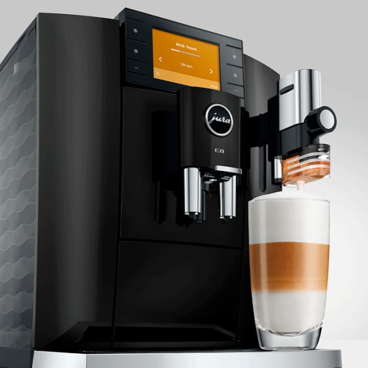 Jura E8 (ED) Cosmic Black Espressomaskine Inkl. Startpakke (DK sprog), Rens, Afkalkning, Filter, Mælkebeholder & 1kg Kaffe