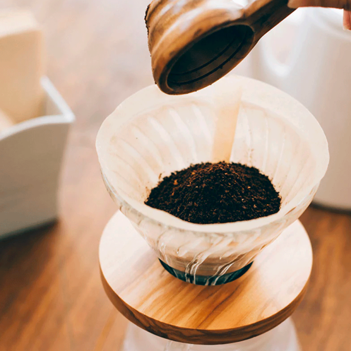 Hario V60 Coffee Server 0,40 L & Hario V60-02 Glas Dripper 1 Kop. Oliventræ