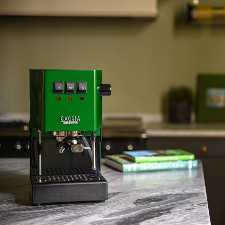 Gaggia Classic E24 Jungle Green Espressomaskine Inkl. Eureka Mignon Zero 65 Speedy Mat sort Espressokværn