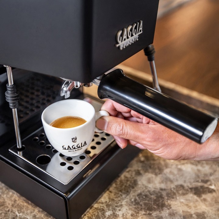 Gaggia Classic E24 Sort Espressomaskine Inkl. Eureka Mignon Zero 65 Speedy Mat sort Epsressokværn