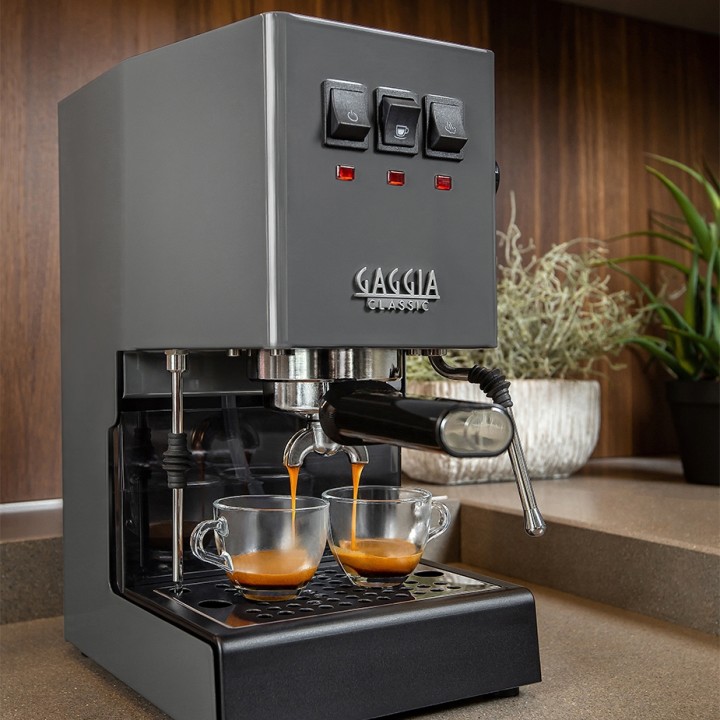 Gaggia Classic E24 Grå Espressomaskine Inkl. Eureka Mignon Zero 65 Speedy Mat Sort Espressokværn