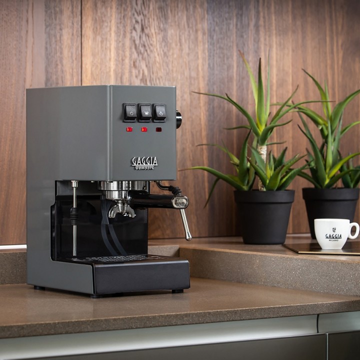 Gaggia Classic E24 Grå Espressomaskine Inkl. Eureka Mignon Zero 65 Speedy Mat Sort Espressokværn