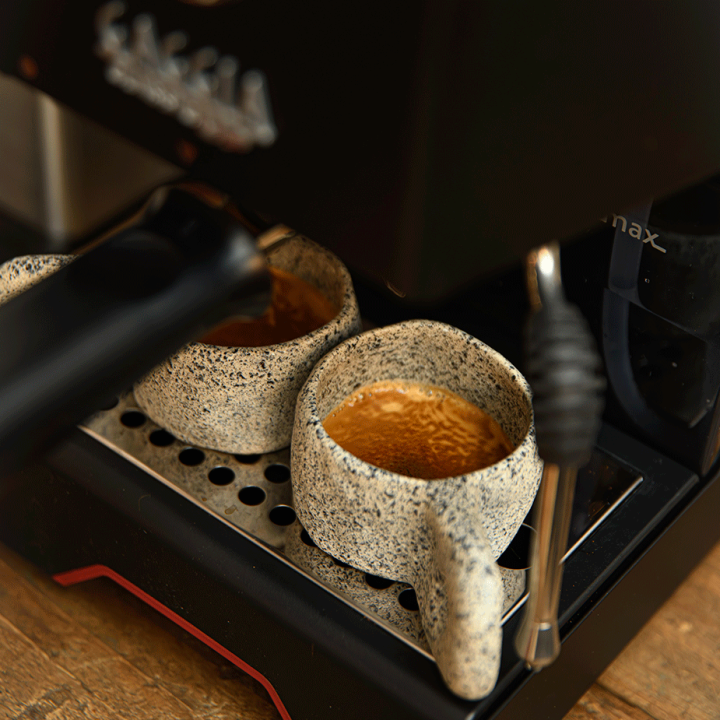 Gaggia Classic UP Sort Espressomaskine Inkl. Eureka Mignon Zero 65 Speedy Mat Sort Espressokværn