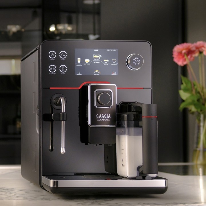 Gaggia Accademia Espressomaskine Inkl. Mælkekande 0,5L & 5x400g Rigtig Kaffe Organic Brun Serie