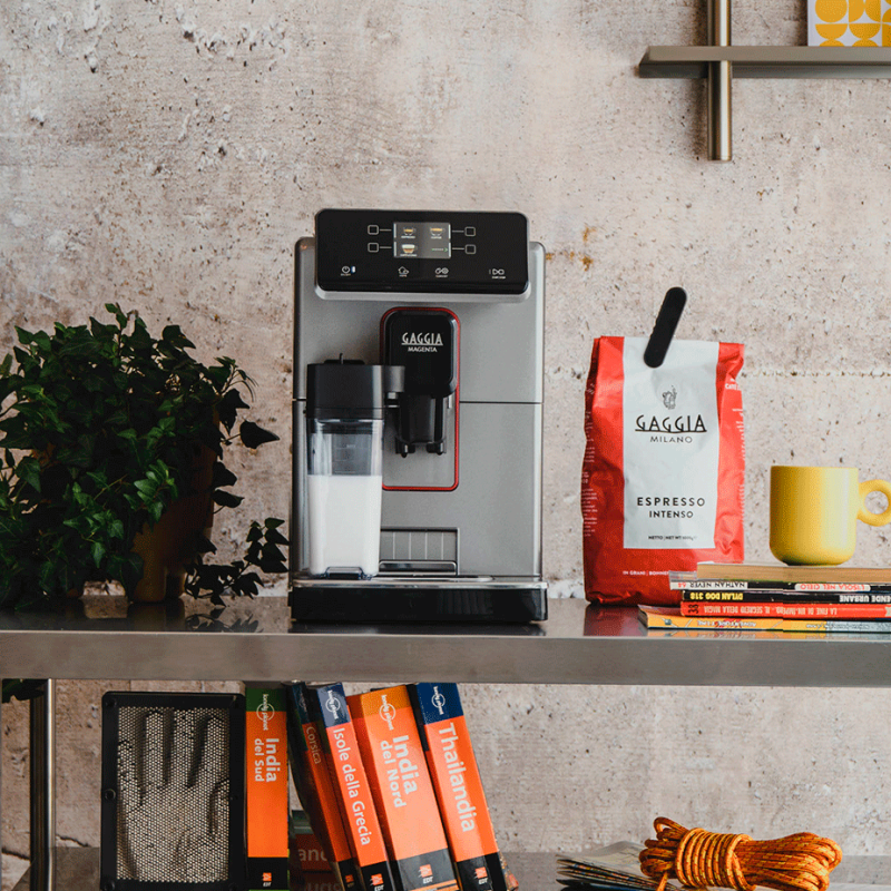 Gaggia Magenta Prestige Glazed Grey espressomaskin Inkl. 4x Club House Tulipano Cappuccino med fat röd & 500g Rigtig Kaffe