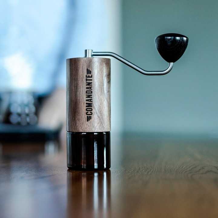 Comandante C40 MK4 Kaffekvarn Nitro Blade Virginia Walnut