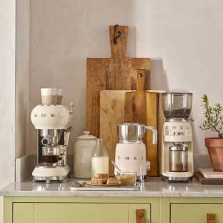 Smeg MFF01CREU Mjölkskummare Creme