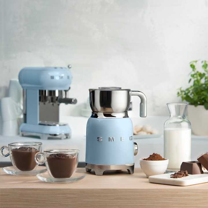 Smeg MFF01PBEU Mjölkskummare Pastelblå