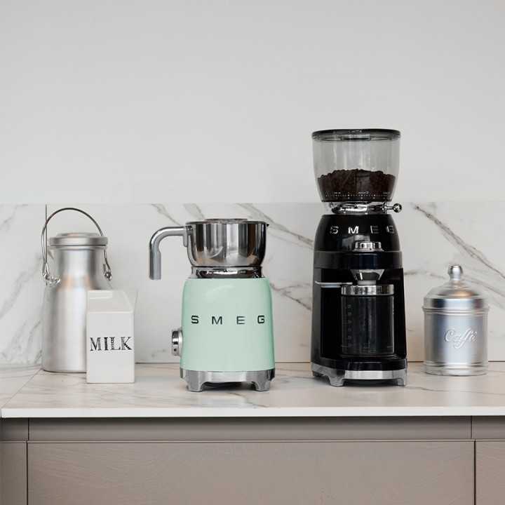 Smeg MFF01PGEU Mjölkskummare Pastelgrön
