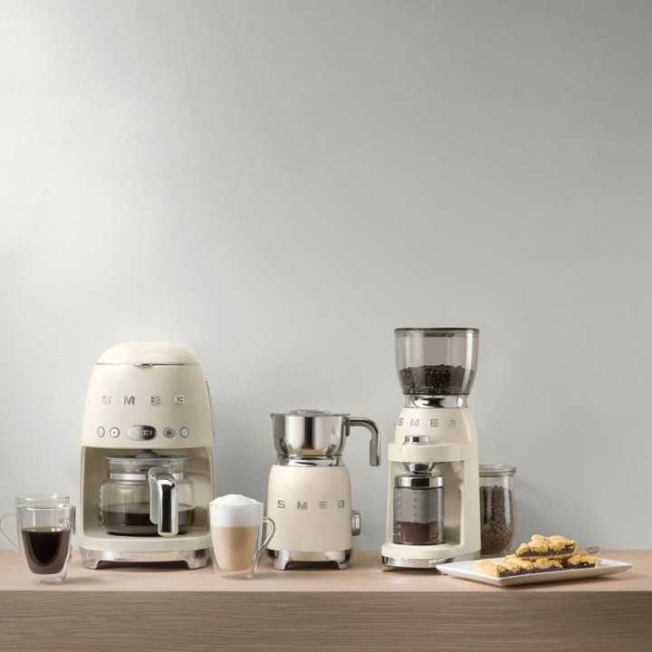 Smeg DCF02CREU Drip Kaffemaskin Creme