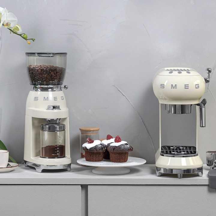 Smeg CGF01CREU Kaffekvarn Creme